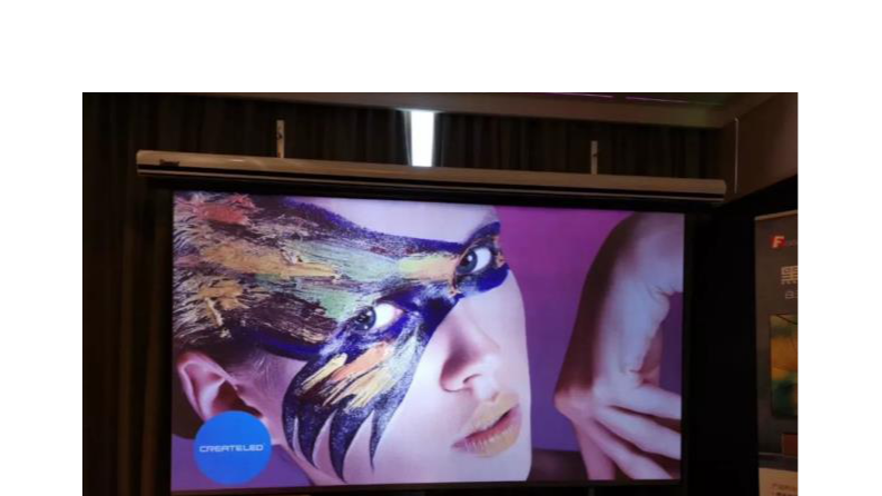 激光电视屏技术突破 焦点屏幕菲涅尔120寸新硬屏惊艳亮相